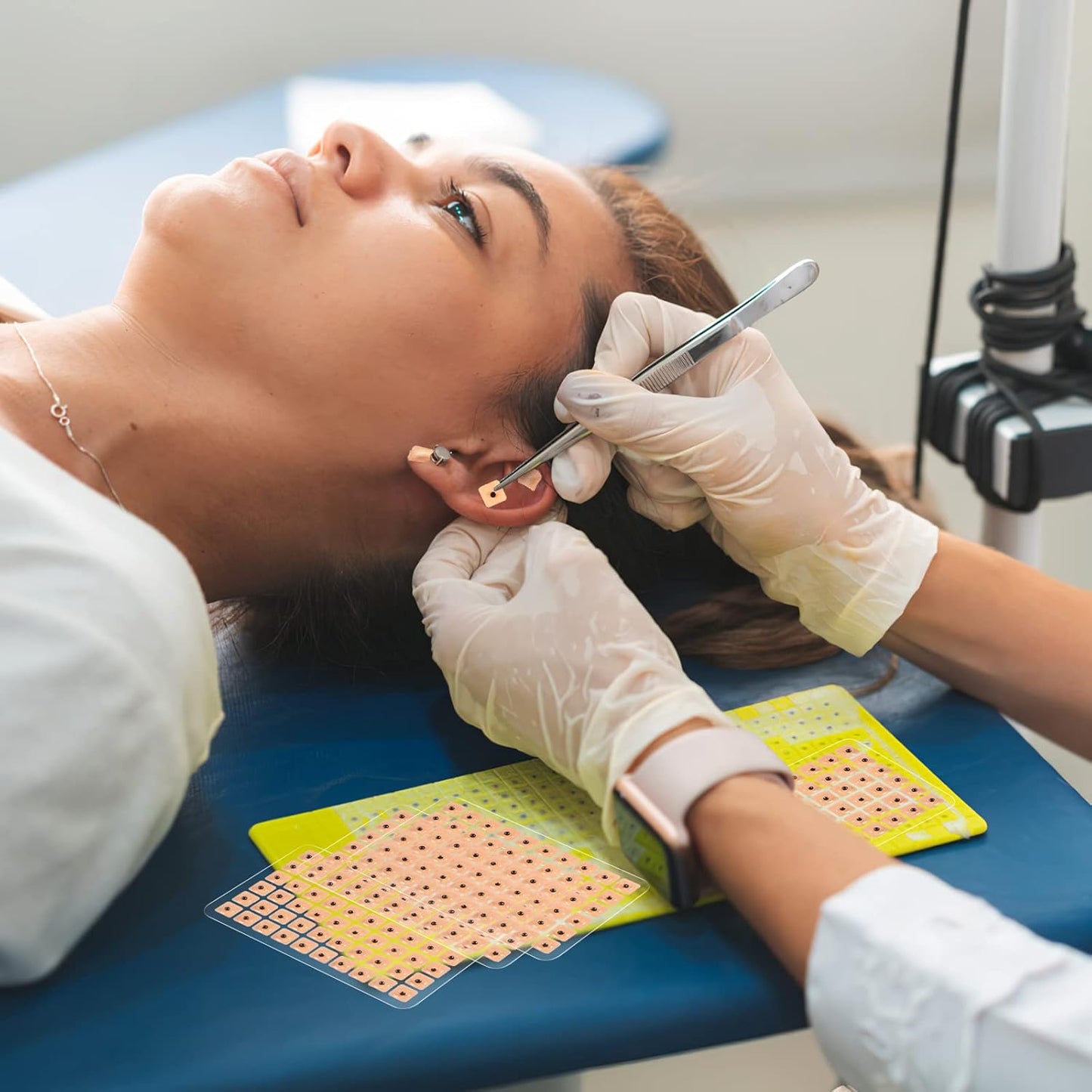 ROSENICE 600 Counts Acupuncture Vaccaria Ear Seeds